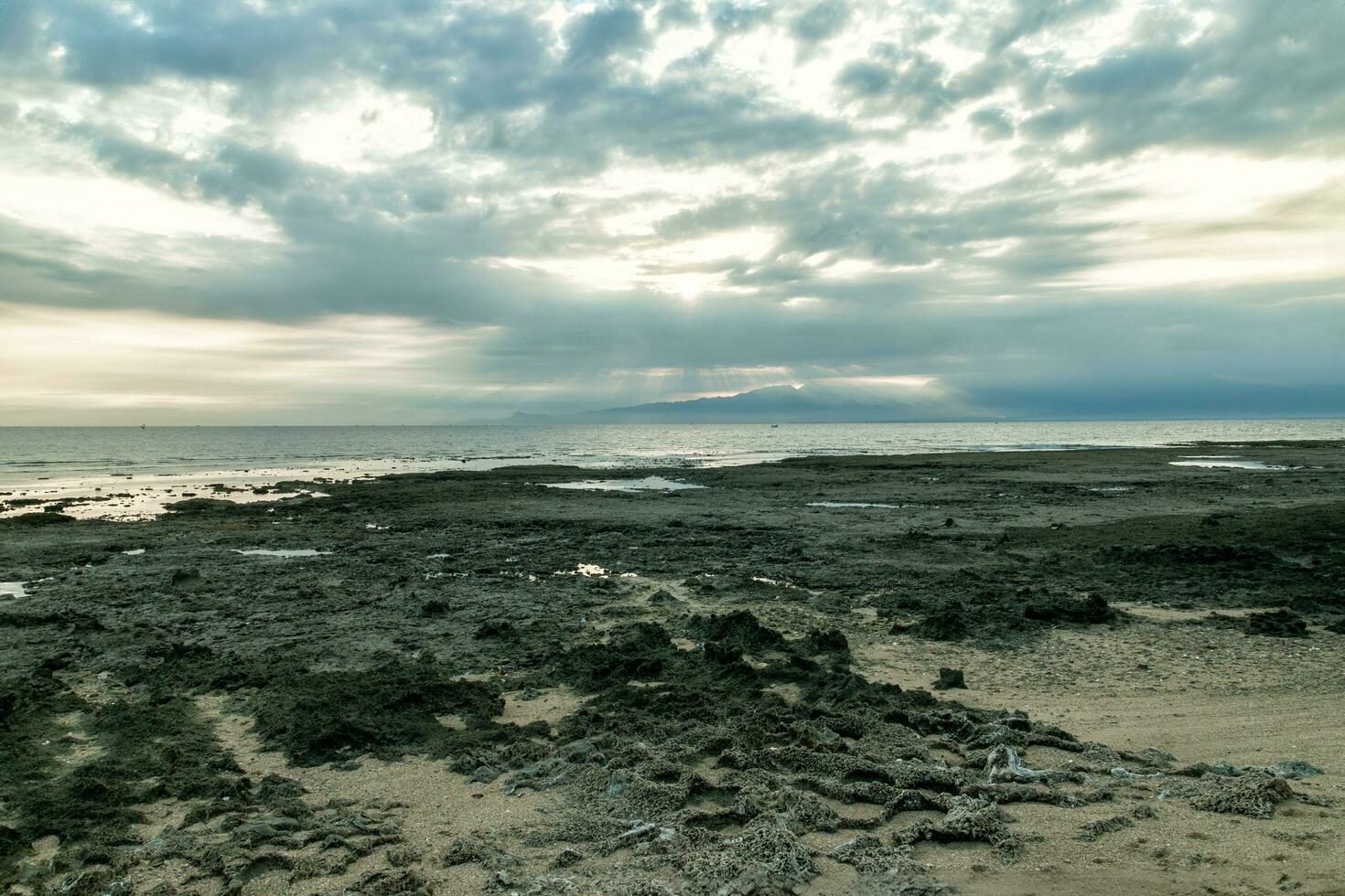 amanecer a Gili ketapang isla, Indonesia foto