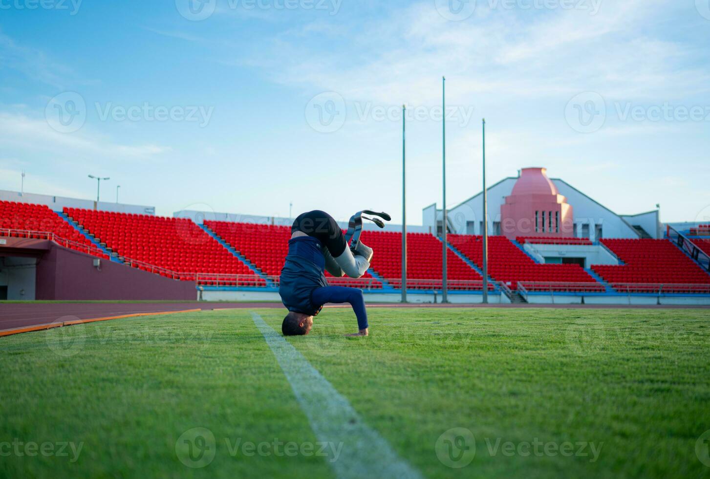 Atletas con discapacidades tomar un descanso a el estadio Entre formación sesiones foto