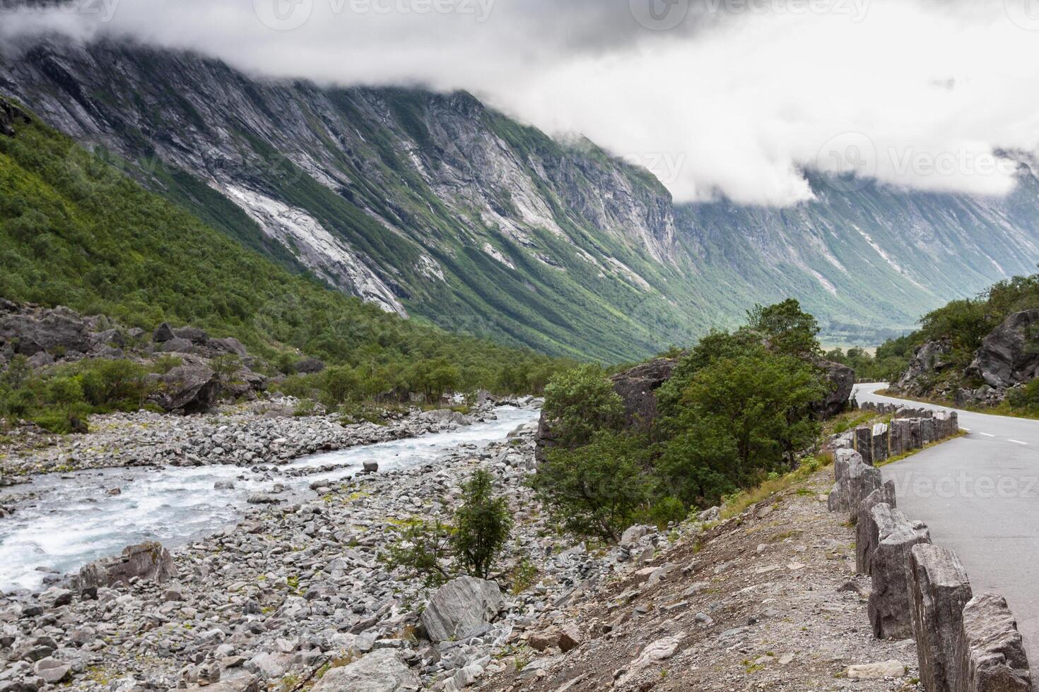 hermosa valle, Troll ruta, Noruega foto