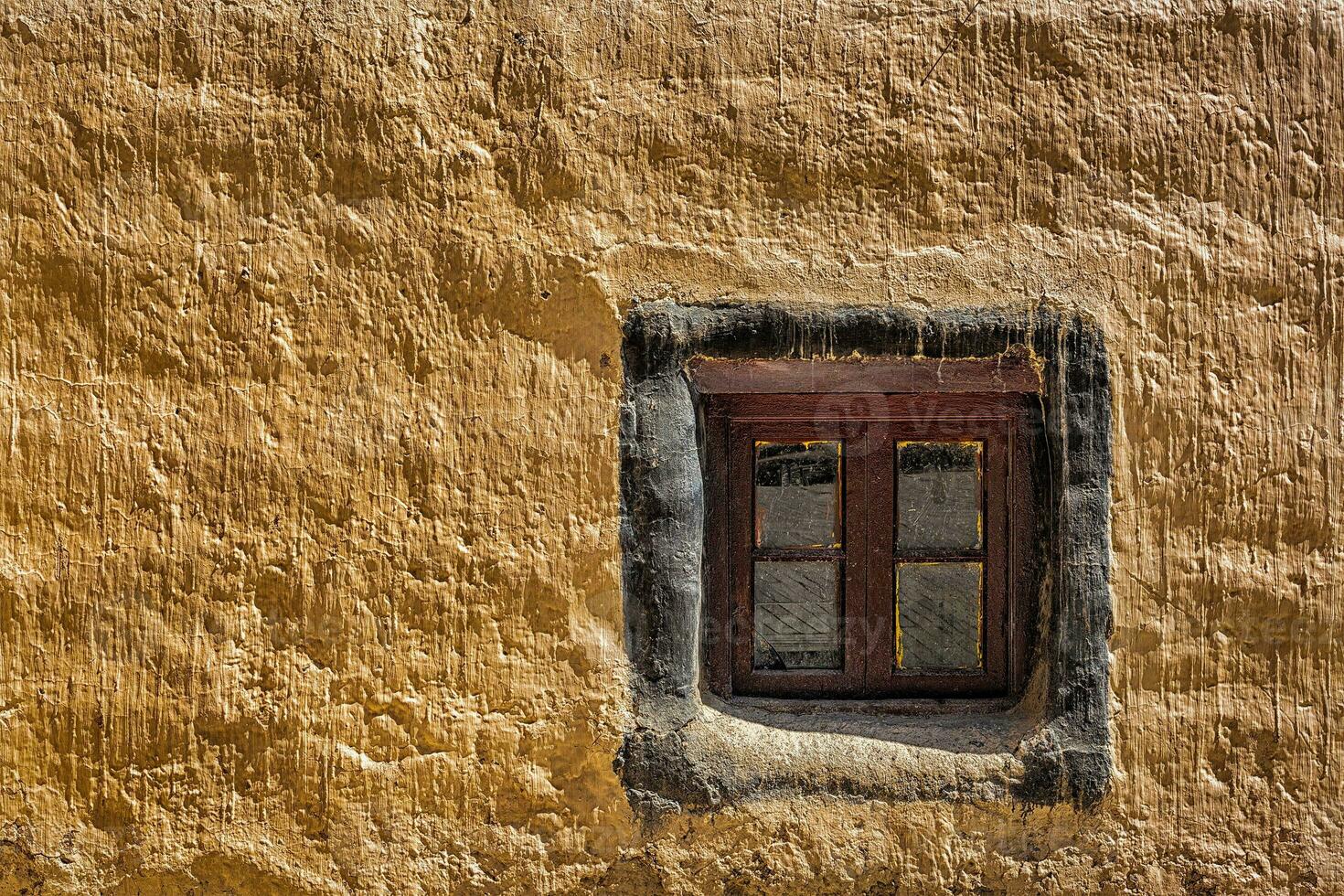 Window and wall photo