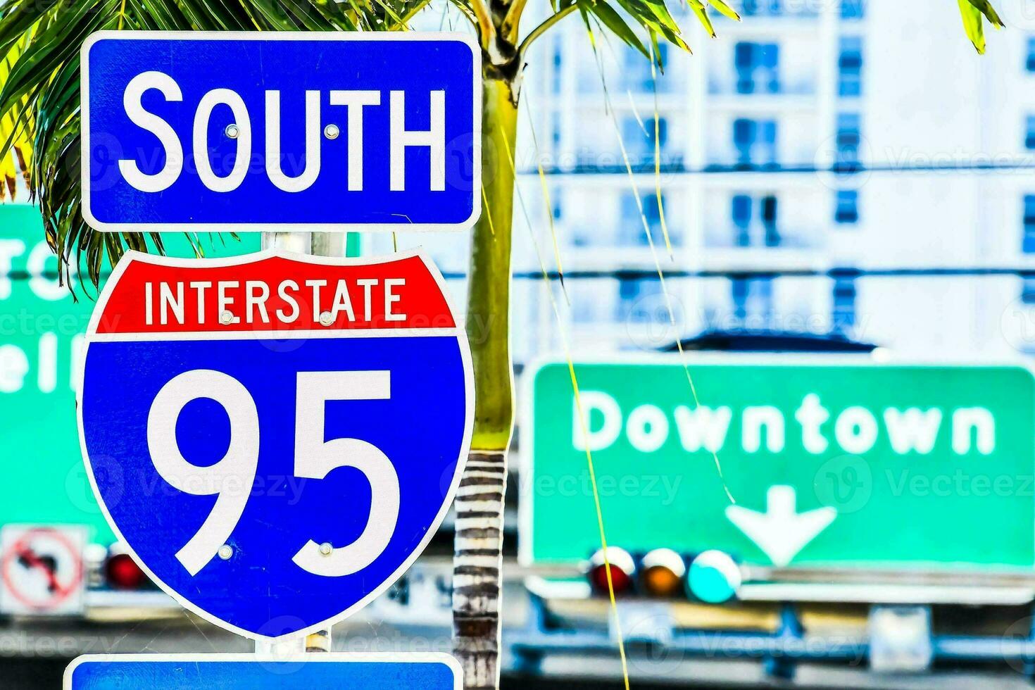 a street sign with the words south interstate 95 photo