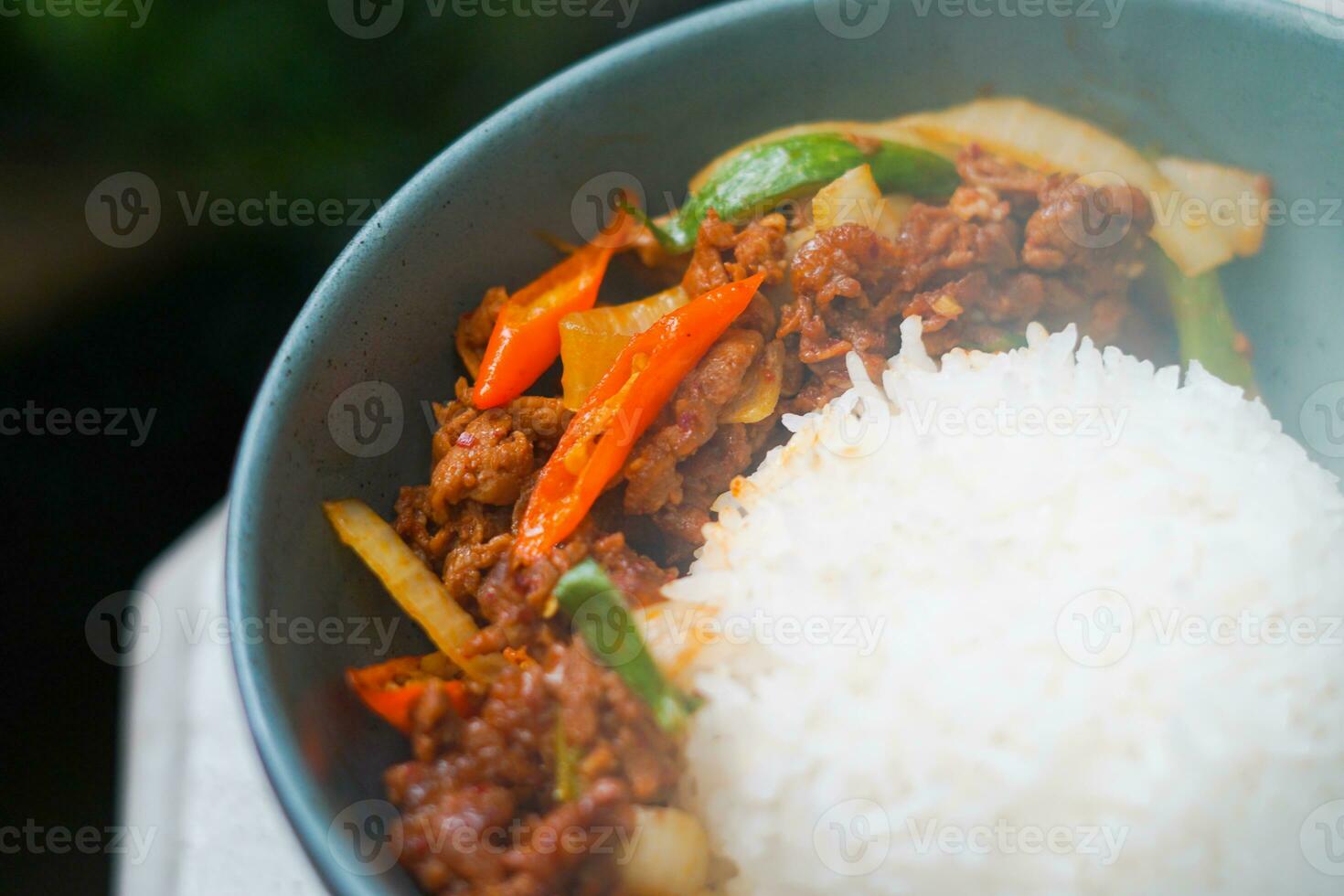 smoke beef with chili and rice photo