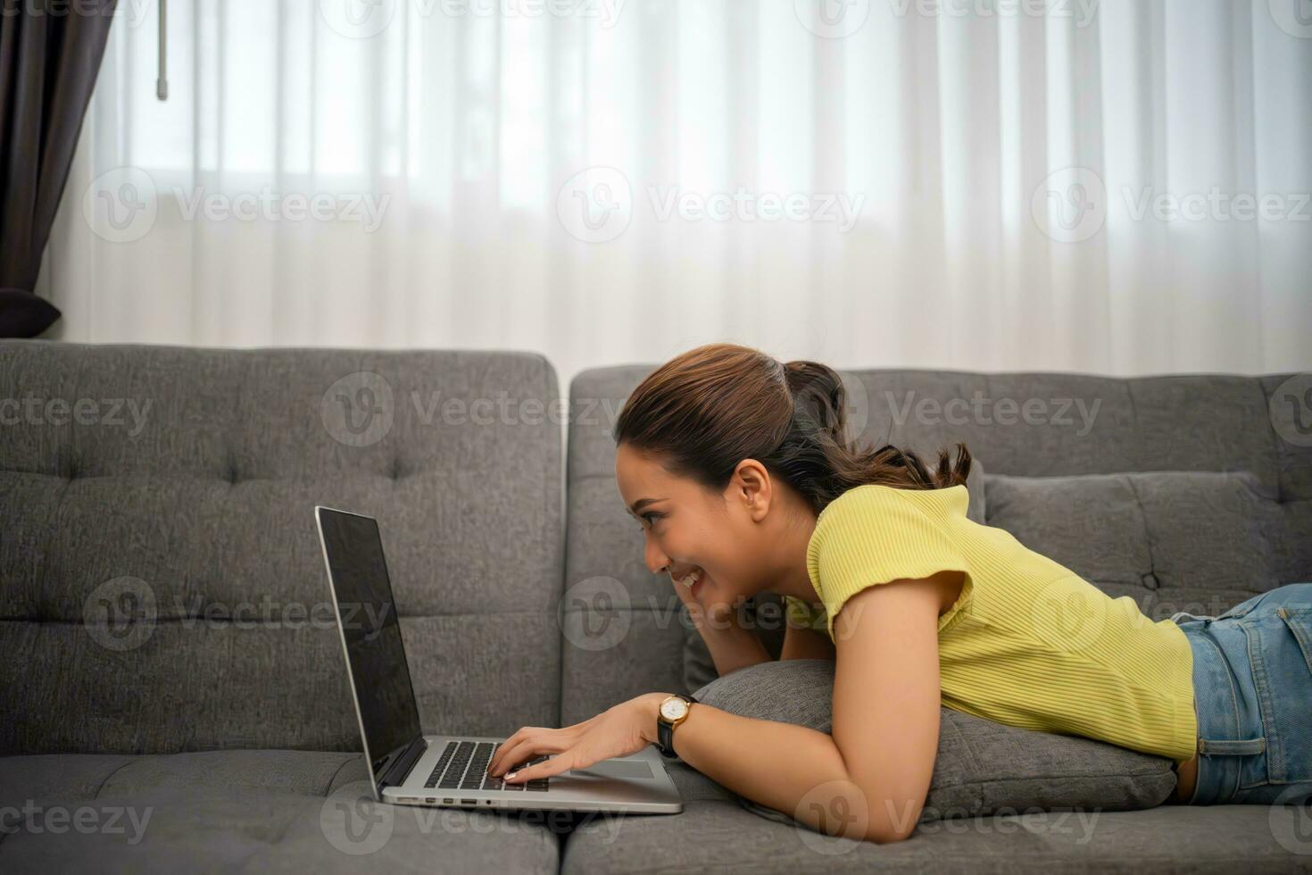 Woman working in the home , freelancing woman working concept photo