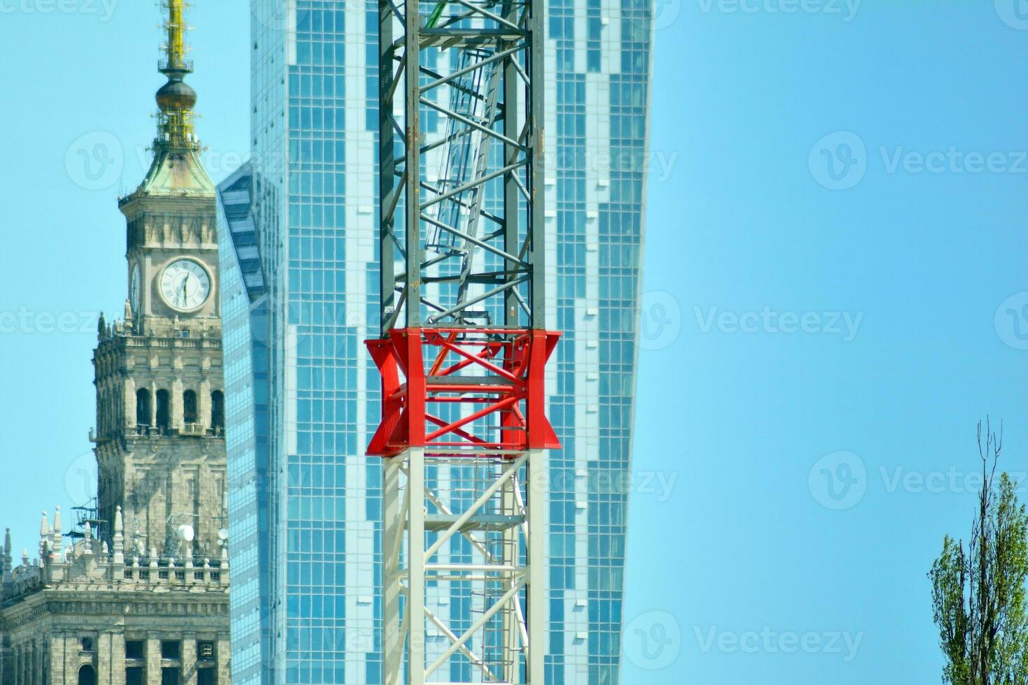 grua adjunto a edificio foto