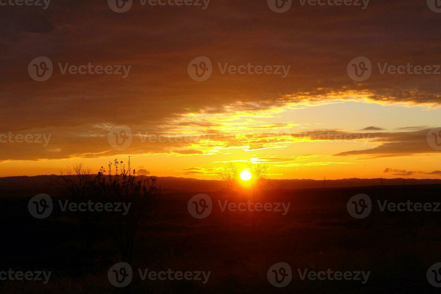 es noche puesta de sol en Kurdistán foto