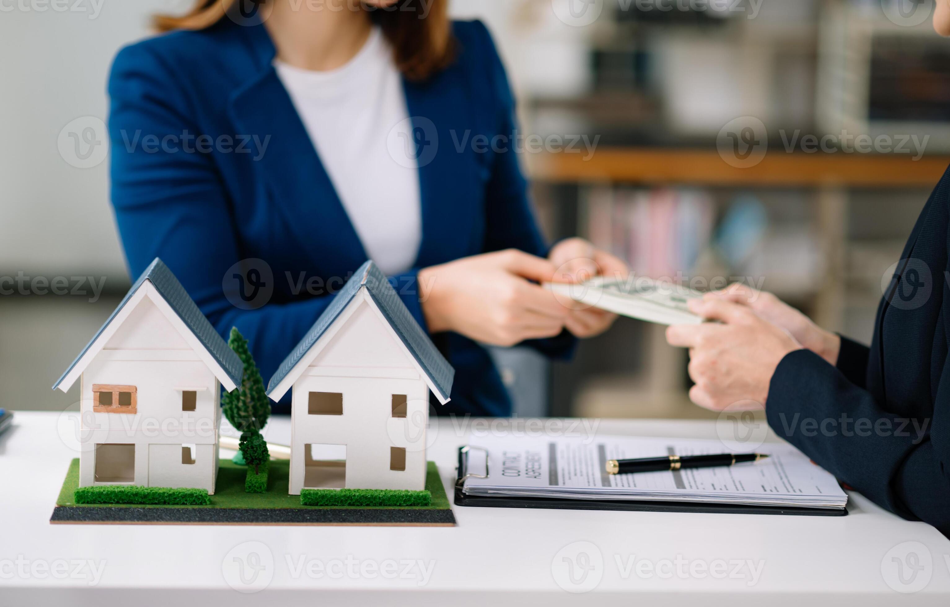Balancing Mom Life & Real Estate In Nc - ni8g6wq