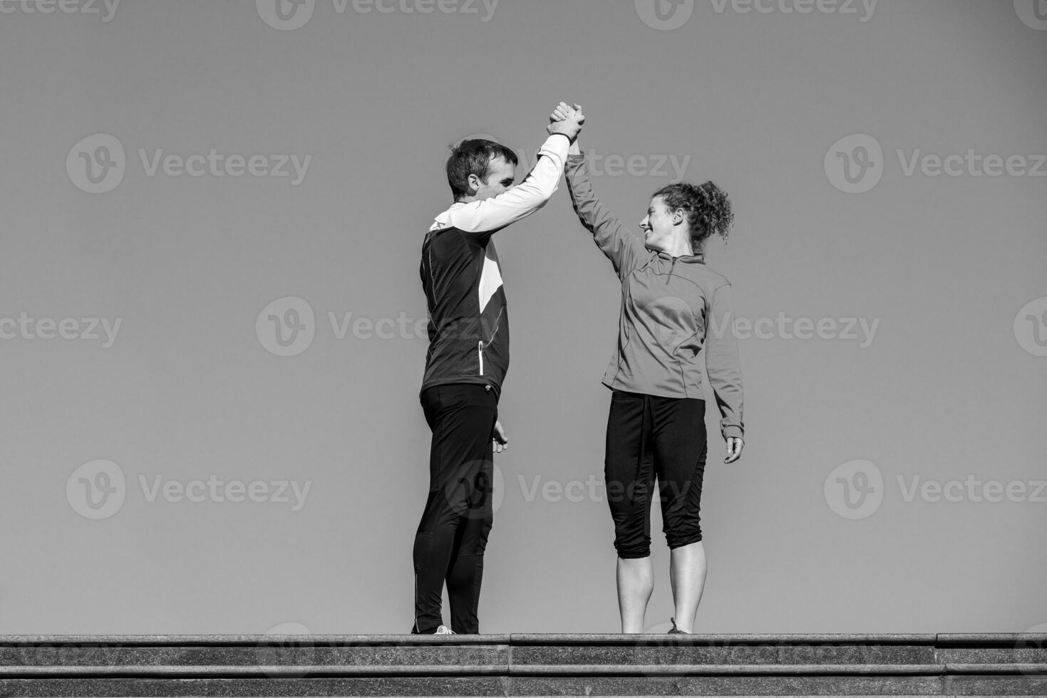 Pareja hacer ejercicio juntos foto