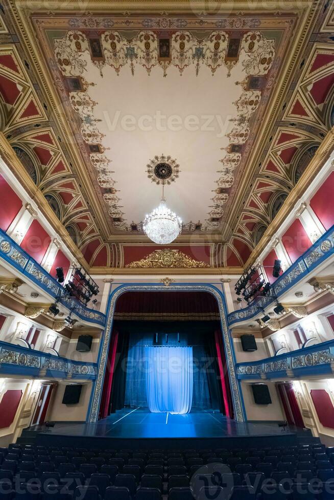 antiguo teatro ver foto