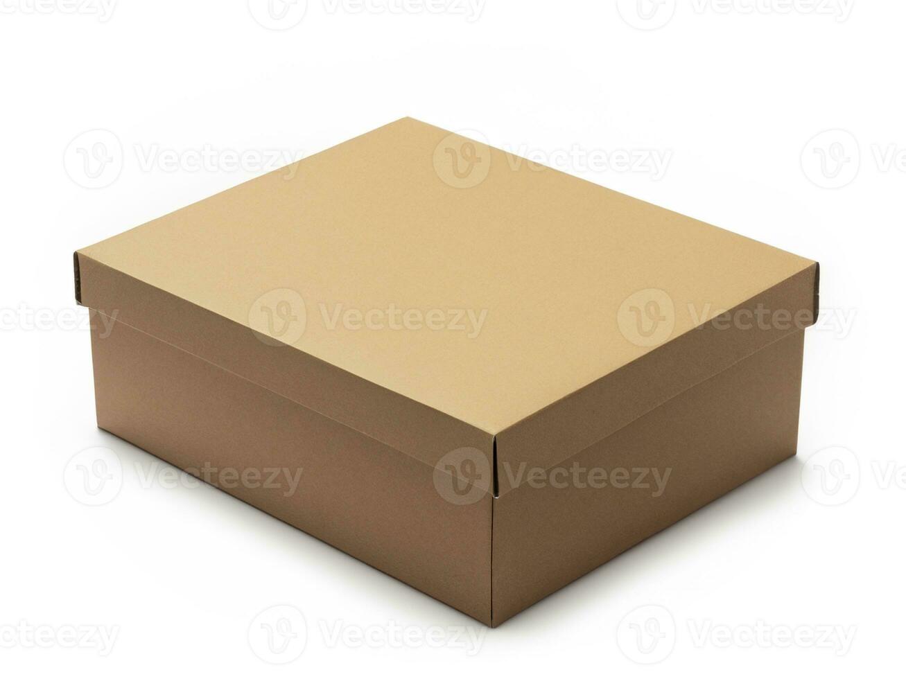 caja de cartón sobre fondo blanco foto