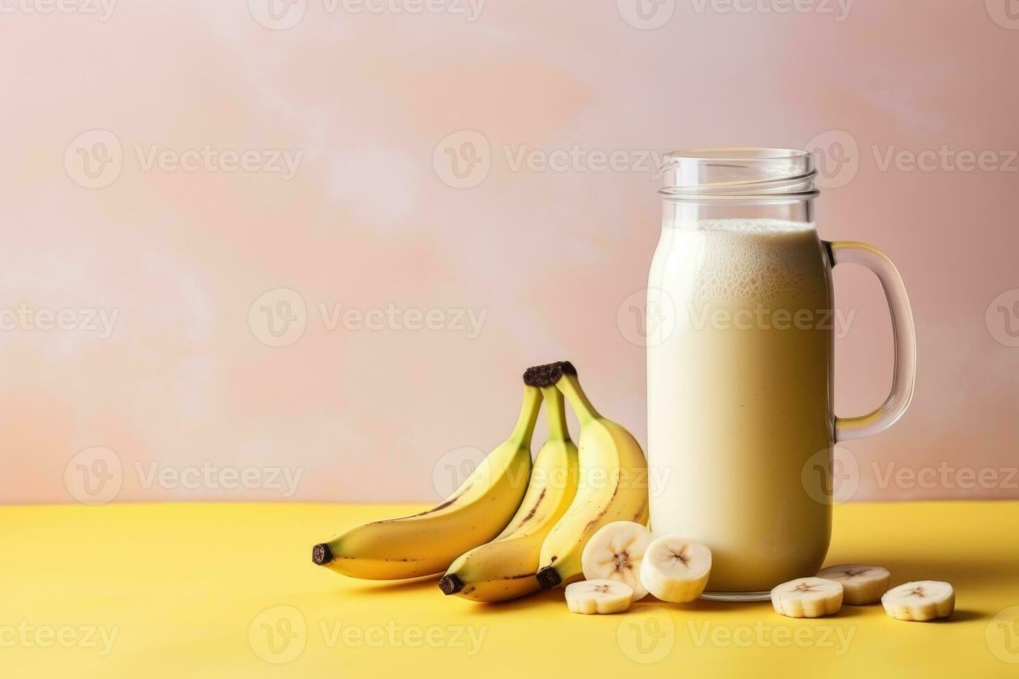 sano plátano proteína sacudir en masón frasco. ai generado foto