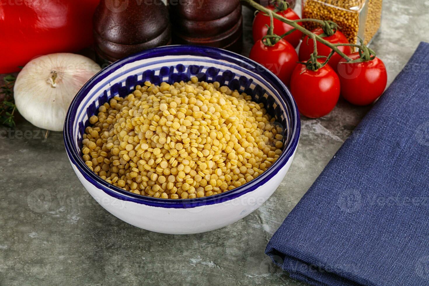 Dry ptitim heap in the bowl photo