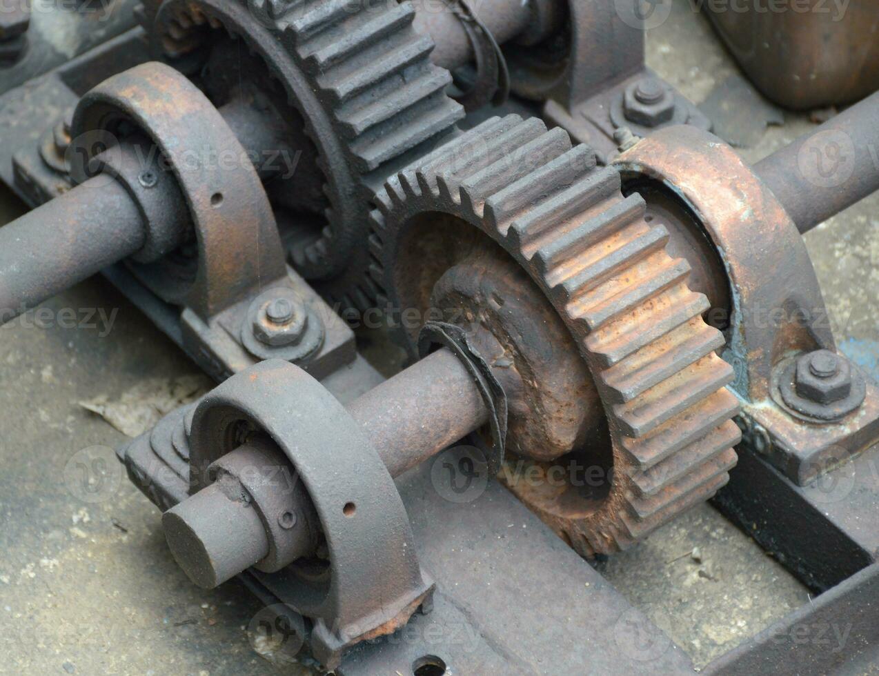 the gear on the old rusty car photo