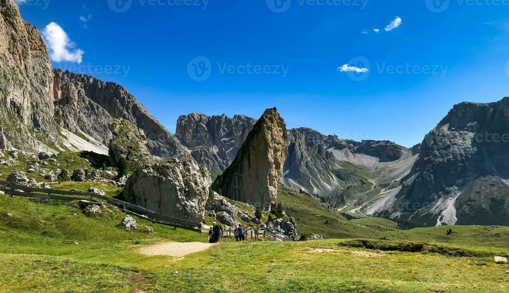 seceda pico Italia dolomitas verano excursionismo foto