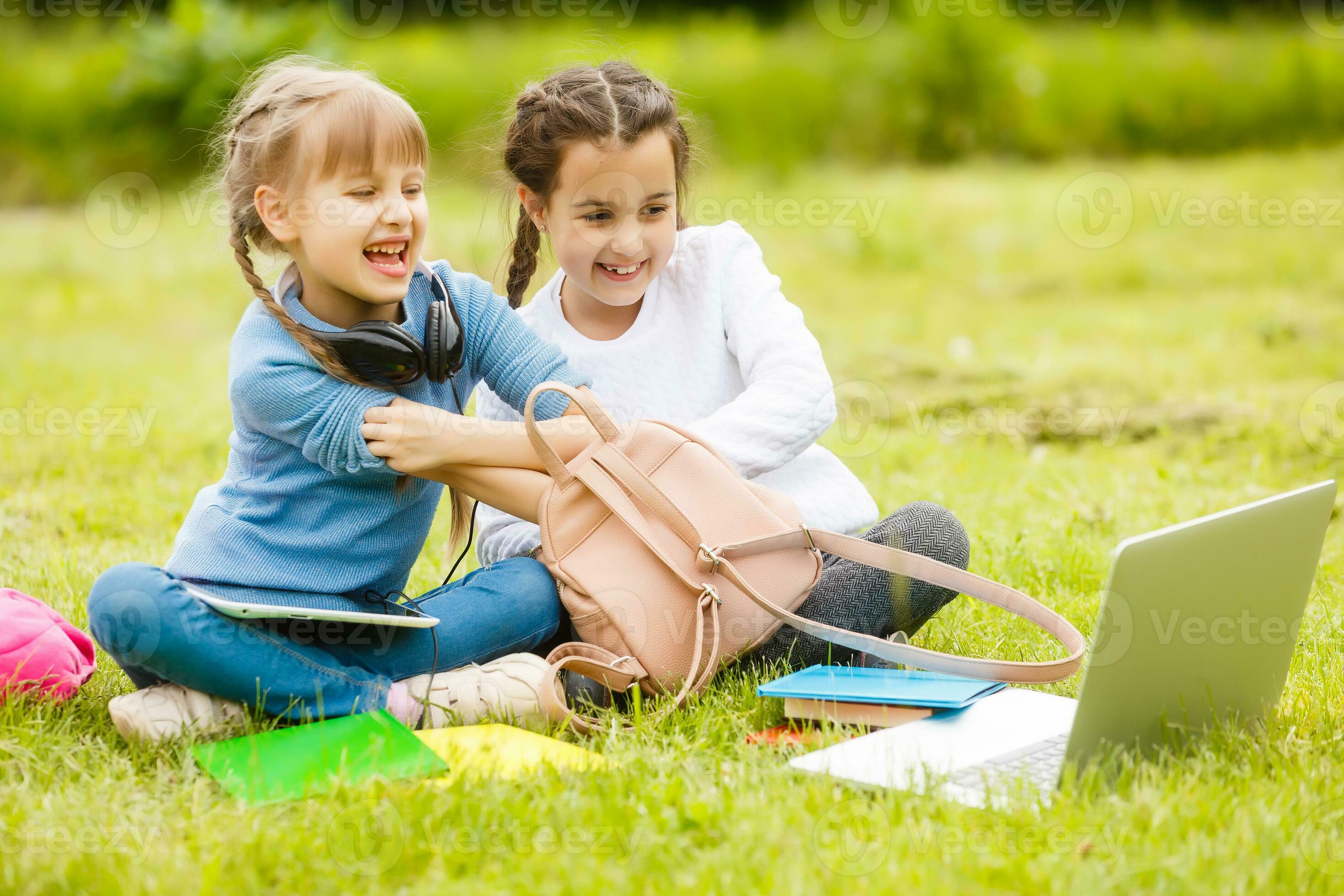 Kids On The Picnic In School Grass Yard Are Coming Eat Lunch In Box kids-on-the-picnic-in-school-grass-yard-are-coming-eat-lunch-in-box