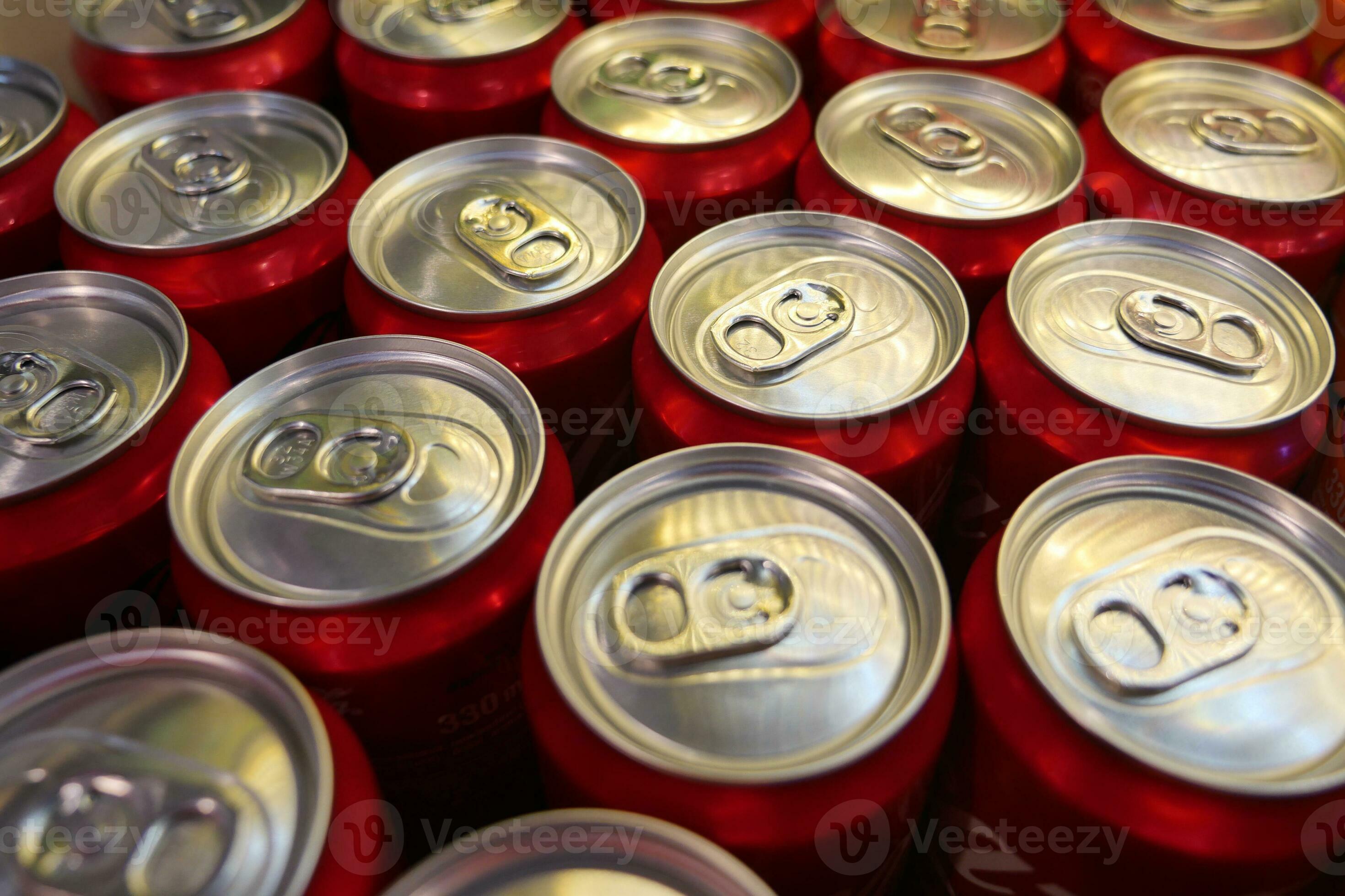 Cans of soft drink lined up , 35181183 Stock Photo at Vecteezy