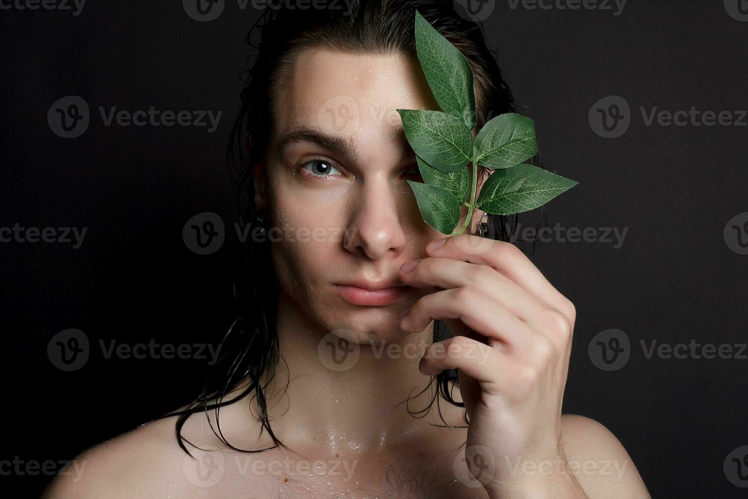 cerca arriba retrato de un muy hermoso hombre foto