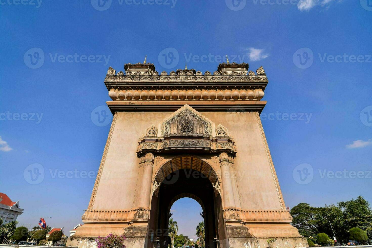 el portón de el palacio de luang pho foto