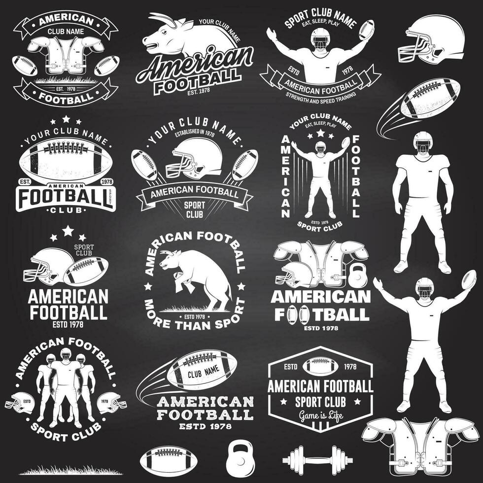 conjunto de americano fútbol americano o rugby club Insignia en el pizarra con diseño elemento. vector. conjunto de americano fútbol americano equipos incluir fútbol americano jugador, casco, pelota y hombro almohadillas vector