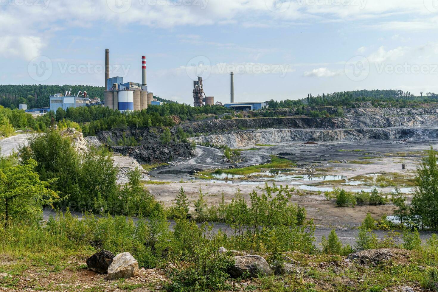 Mining in the quarry photo