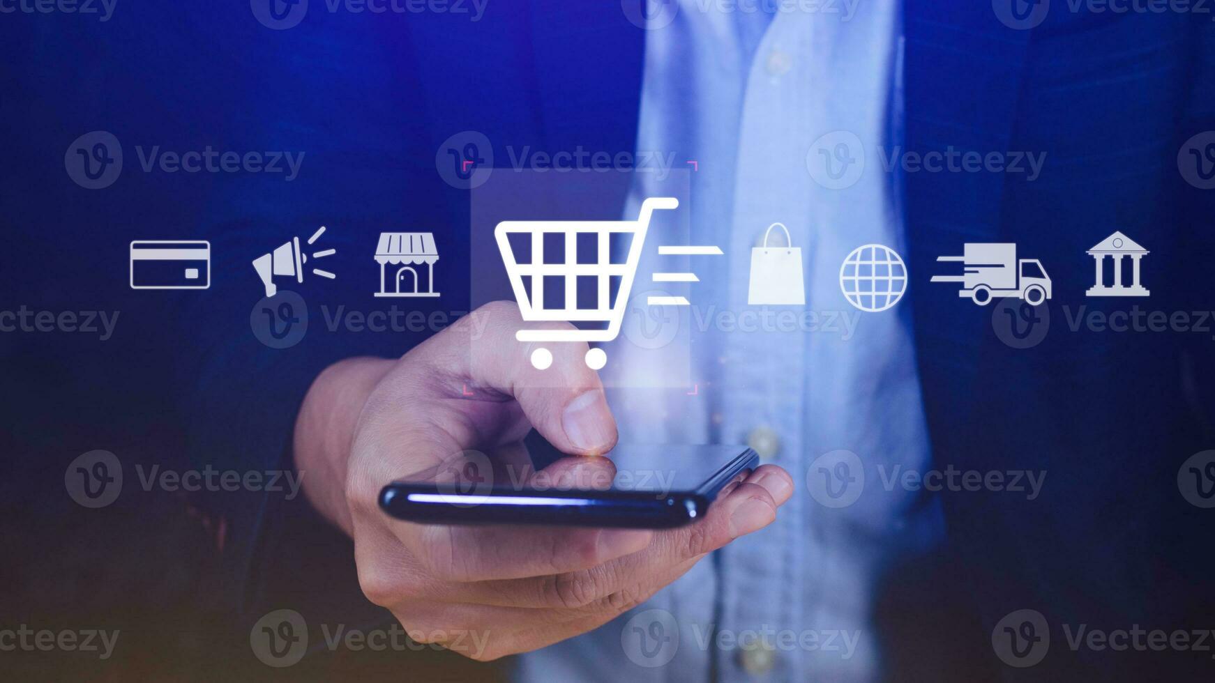 compras en línea. utilizando teléfono inteligente compras en línea. compras carro y negocio íconos con virtual, negocio entrega comercio electrónico, compras en Internet, ofertas hogar entrega. foto