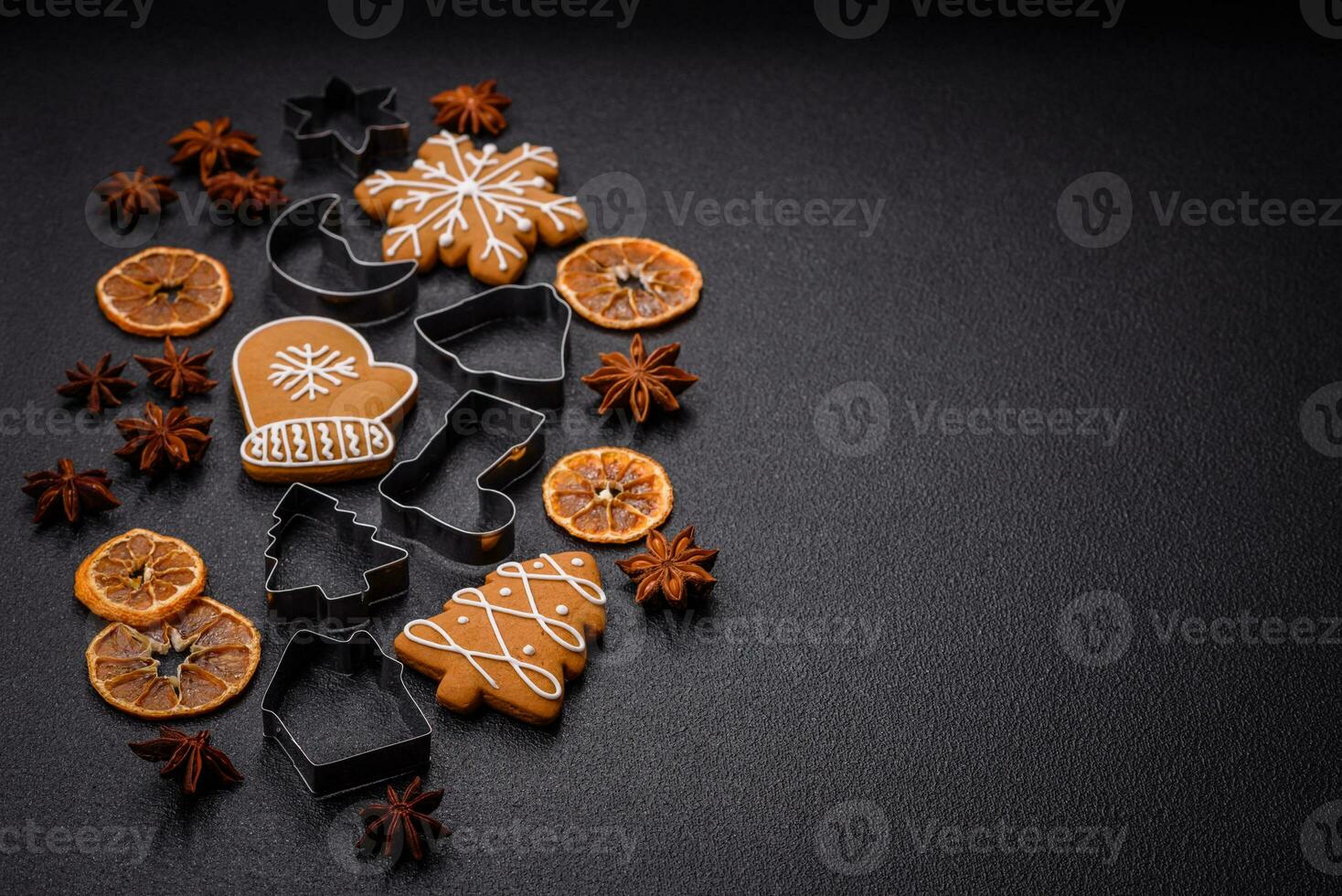 Delicious gingerbread cookies with honey, ginger and cinnamon photo