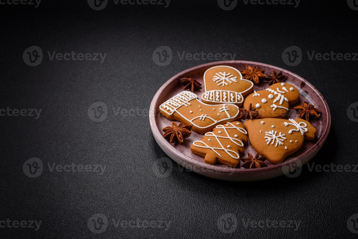 Delicious gingerbread cookies with honey, ginger and cinnamon photo