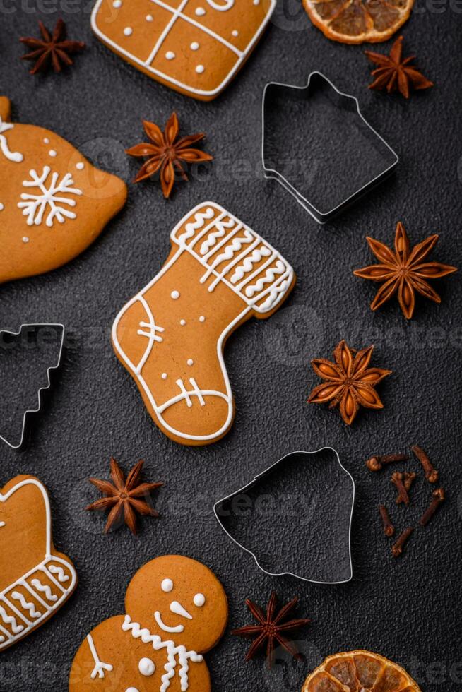 Delicious gingerbread cookies with honey, ginger and cinnamon photo