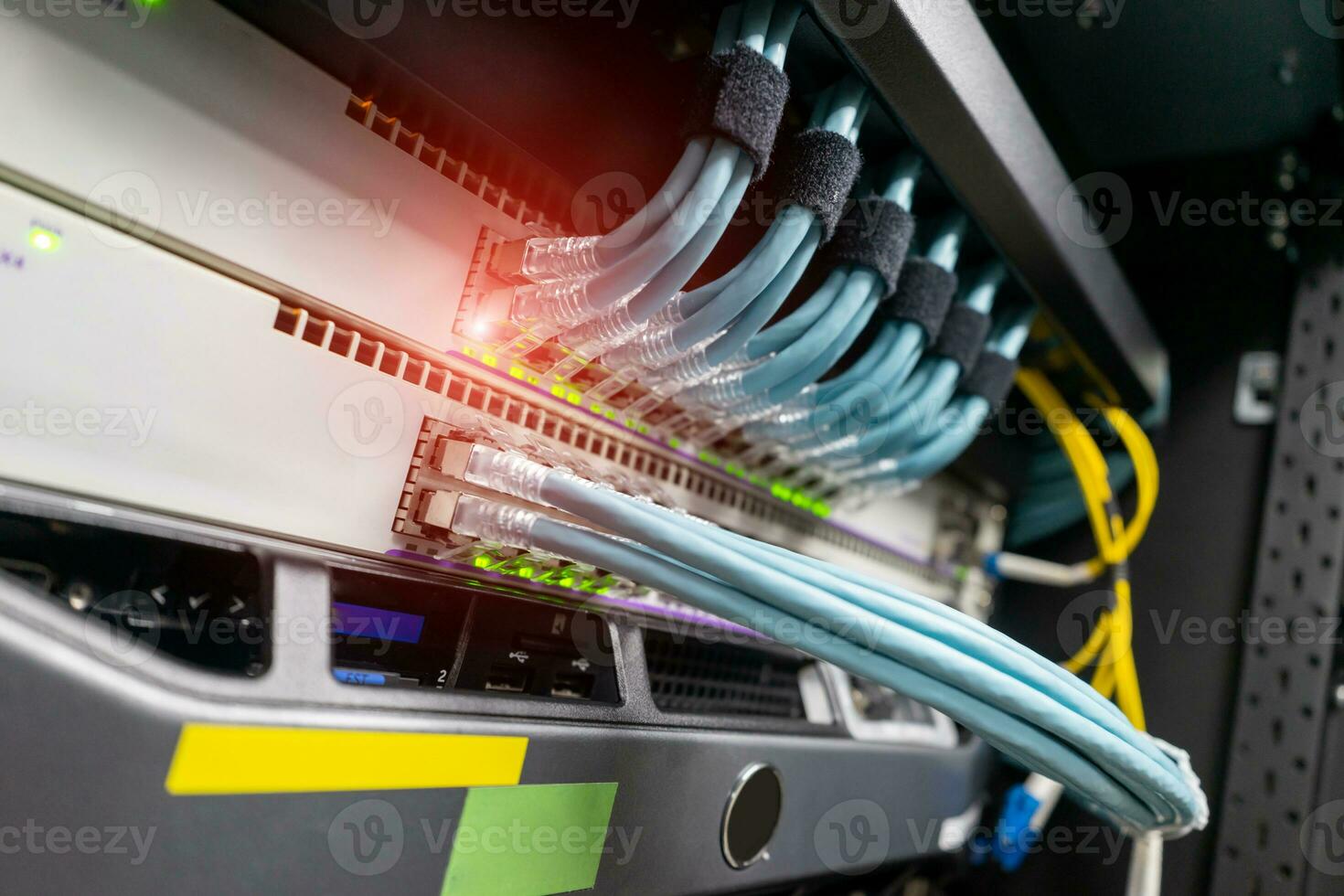 The heart and importance of a network server is a matter of feeling right and fast in the operation of the computer photo