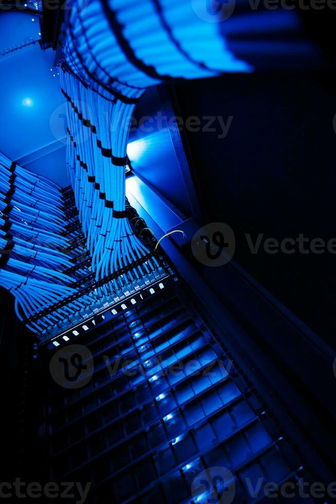 The heart and importance of a network server is a matter of feeling right and fast in the operation of the computer photo