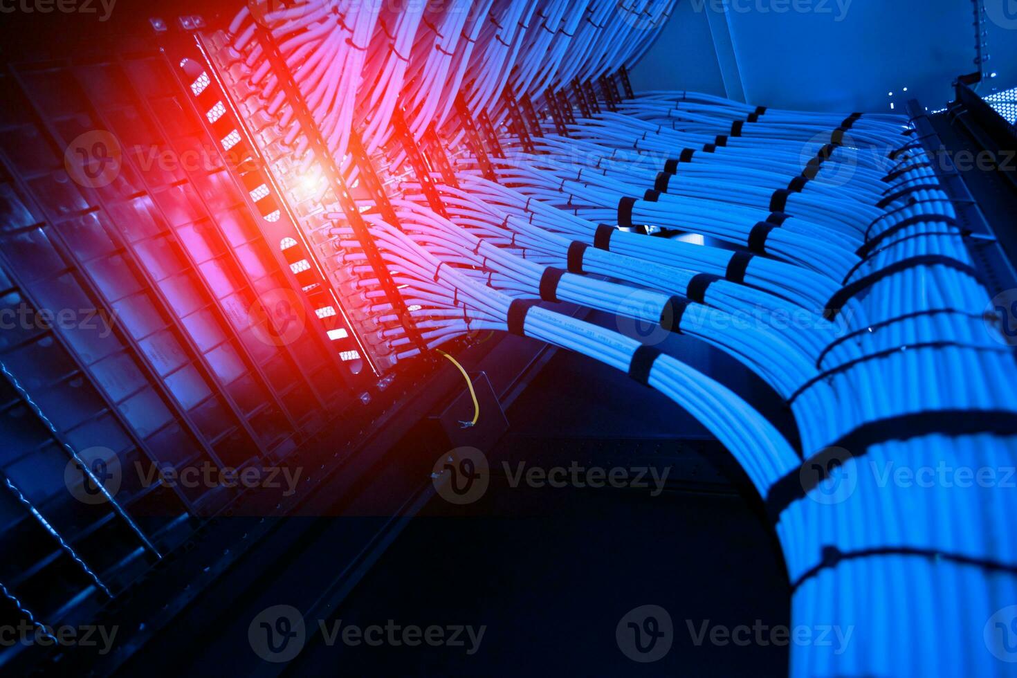 The heart and importance of a network server is a matter of feeling right and fast in the operation of the computer photo