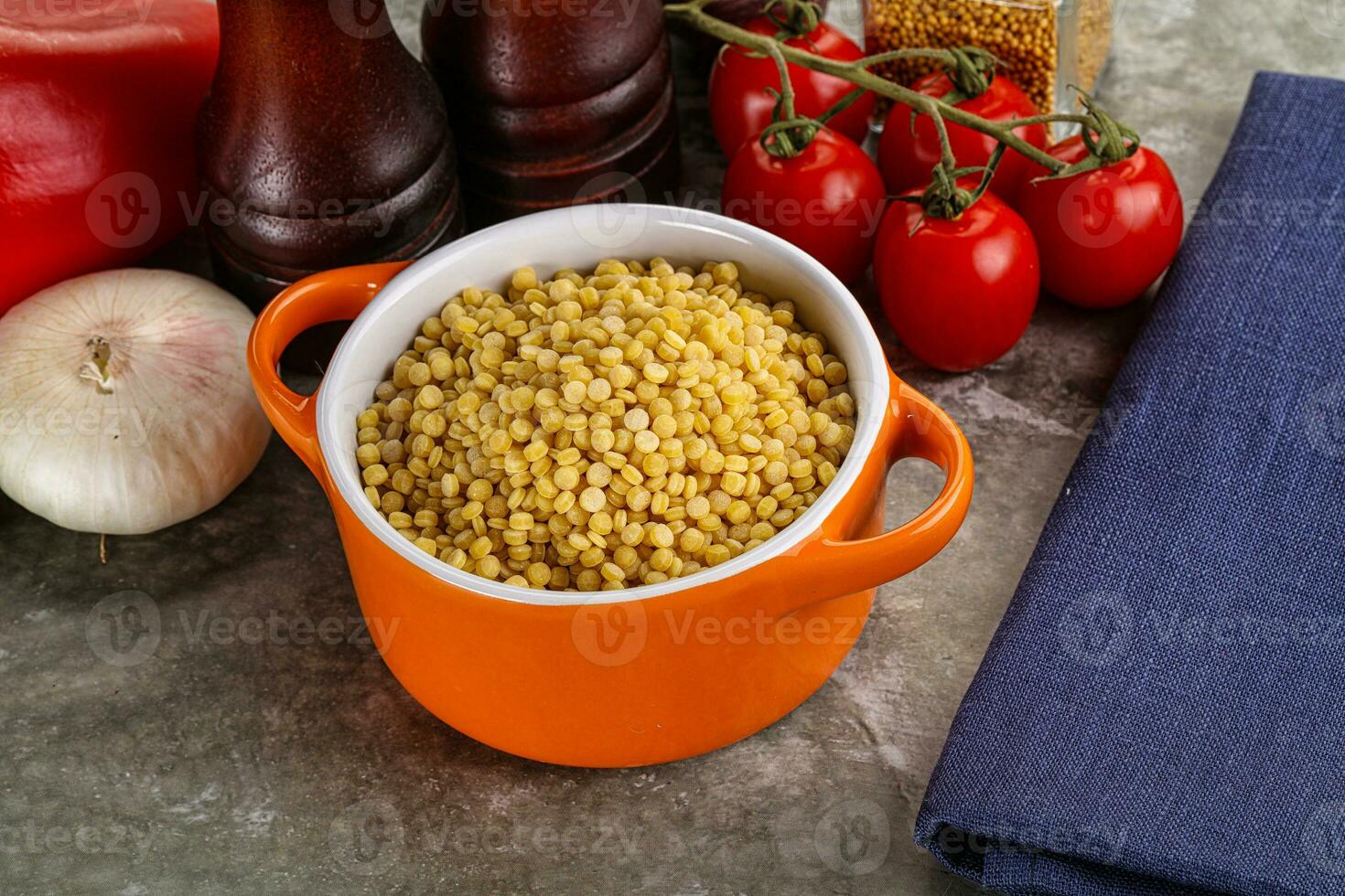 Dry ptitim heap in the bowl photo