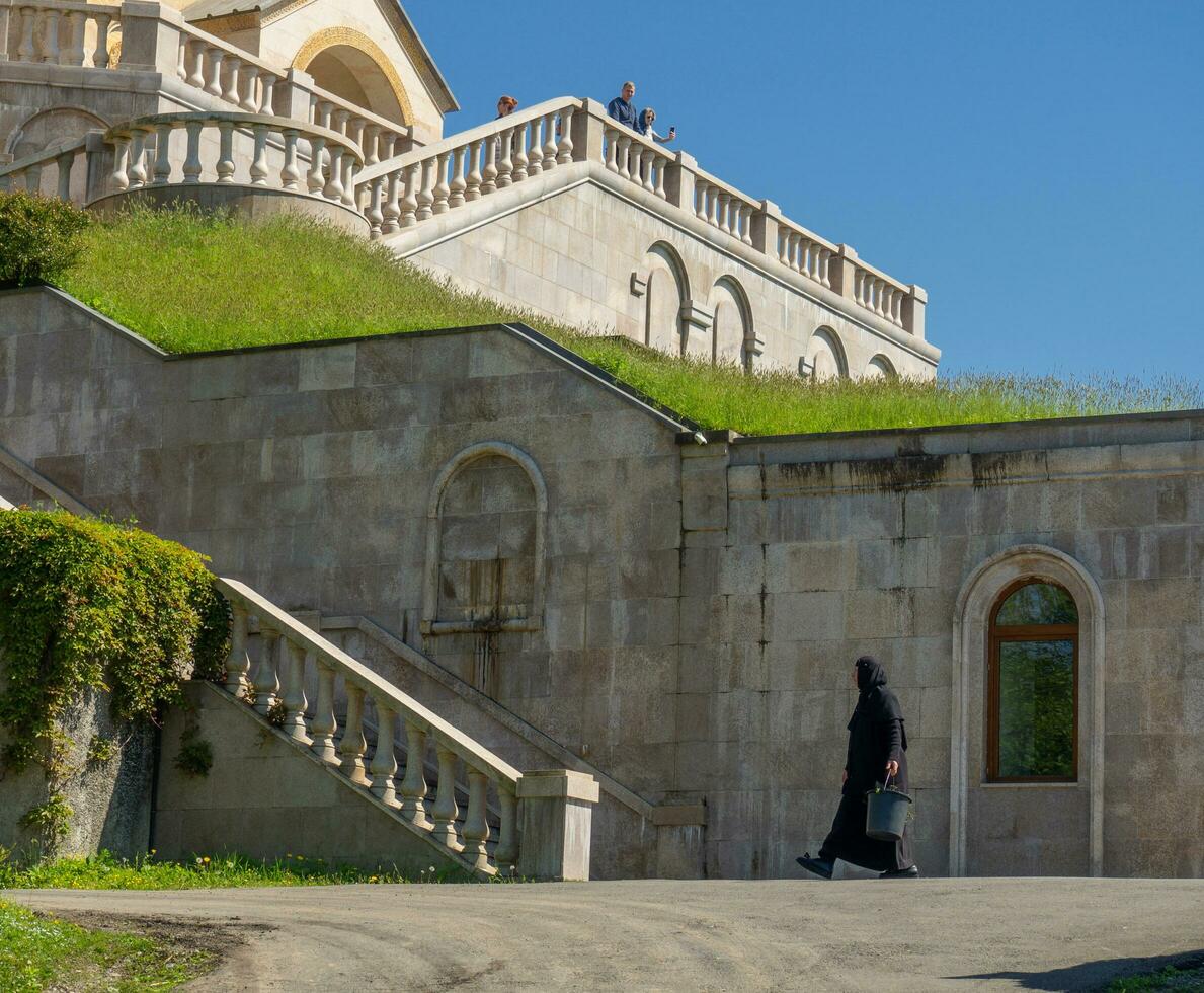 Iglesia de el santo trinidad en montar Sameba. punto de referencia de Georgia. batumi. antiguo monasterio. arquitectura.. foto