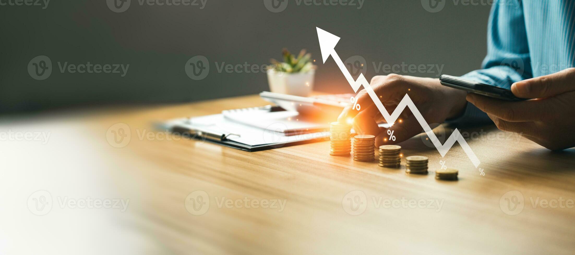 interest rates and dividends, investment returns, income, retirement Compensation fund, investment, dividend tax, Fixed Deposit, Savings Account, Stocks, Mutual Funds, economy, Bank monetary policy photo