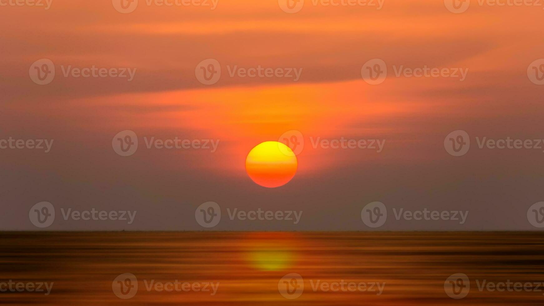 puesta de sol en el andaman mar, Tailandia foto