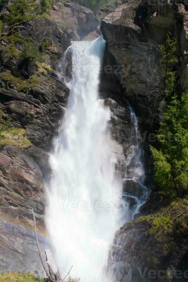 un grande cascada foto