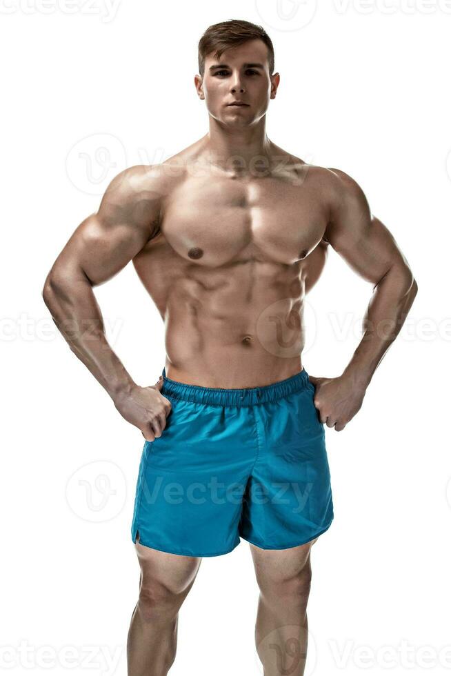 imagen de músculo hombre posando en estudio foto
