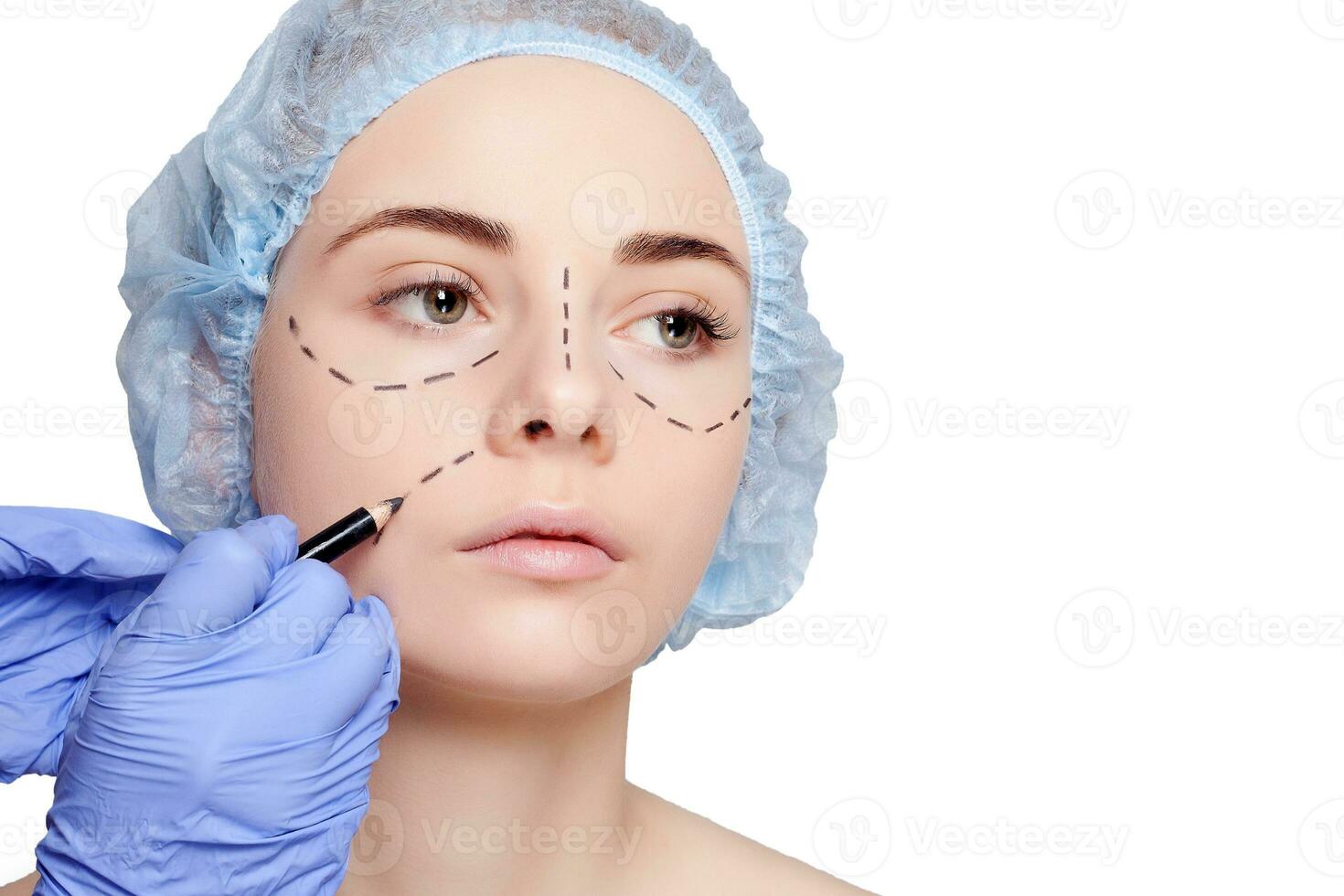 hermosa joven mujer perforación líneas el plastico cirugía operación foto