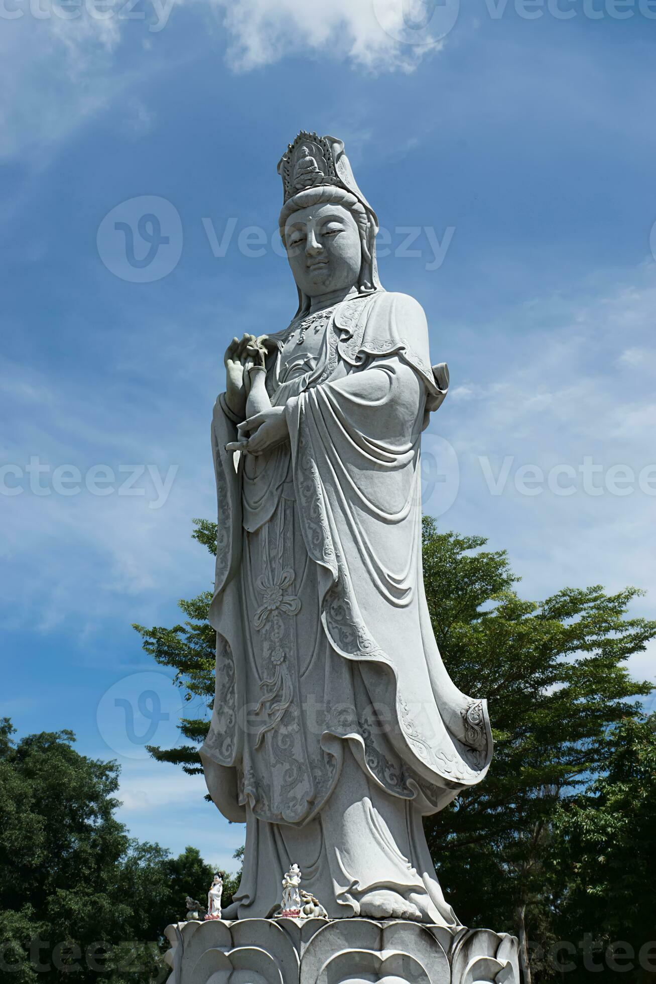 chinese god statue. 35461455 Stock Photo at Vecteezy