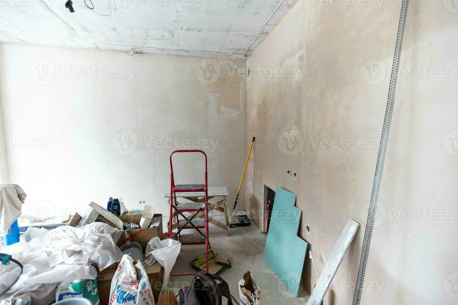 gypsum walls in apartment is under construction, remodeling, renovation, extension, restoration and reconstruction. photo