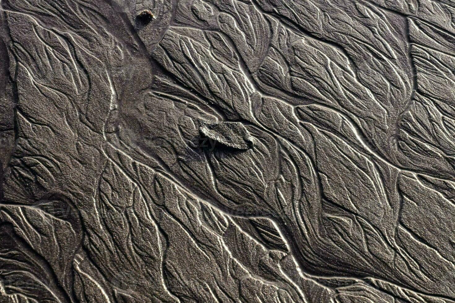 wavy line sand patterns photo