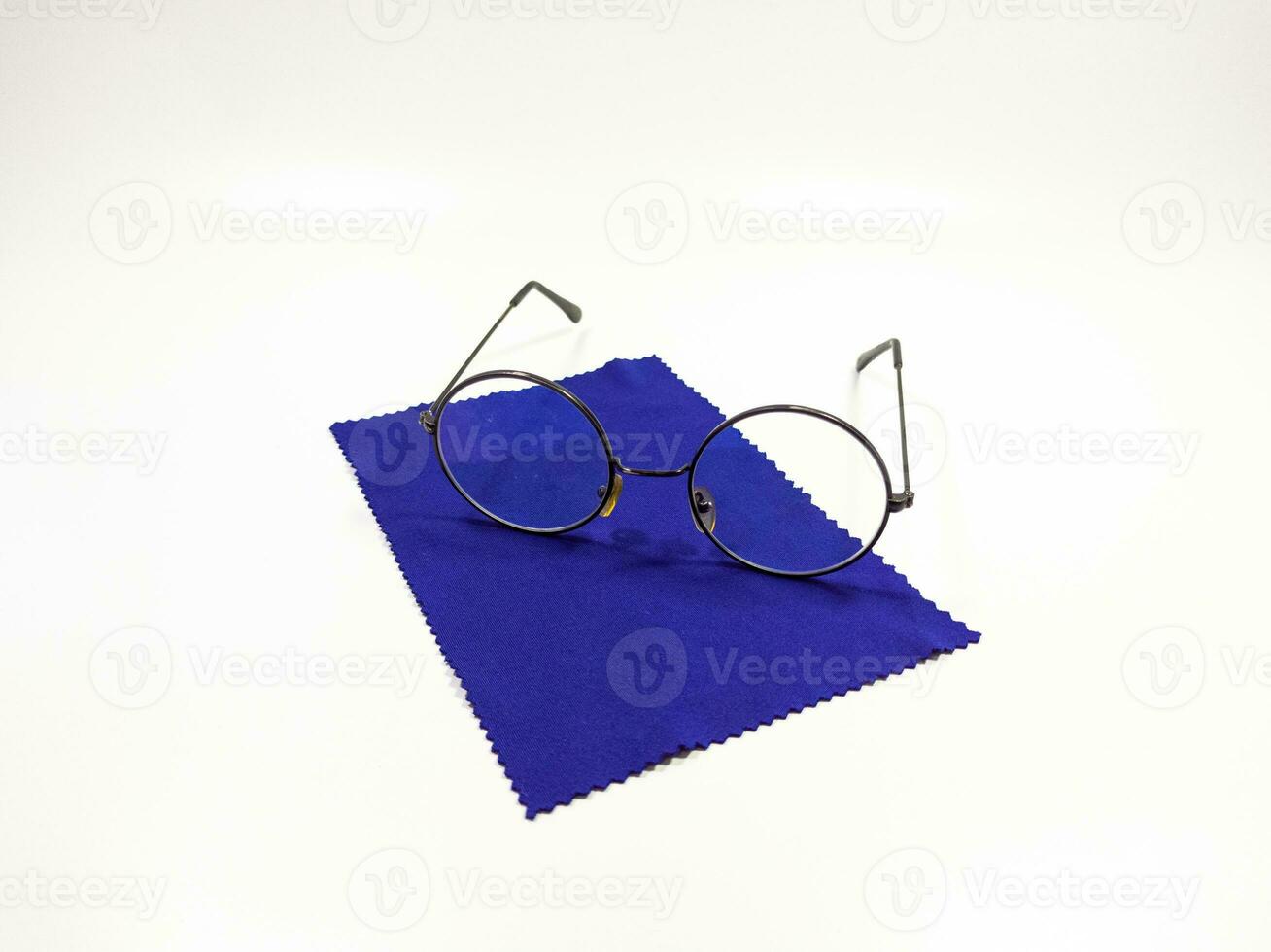 Free photo a front view modern sunglasses modern