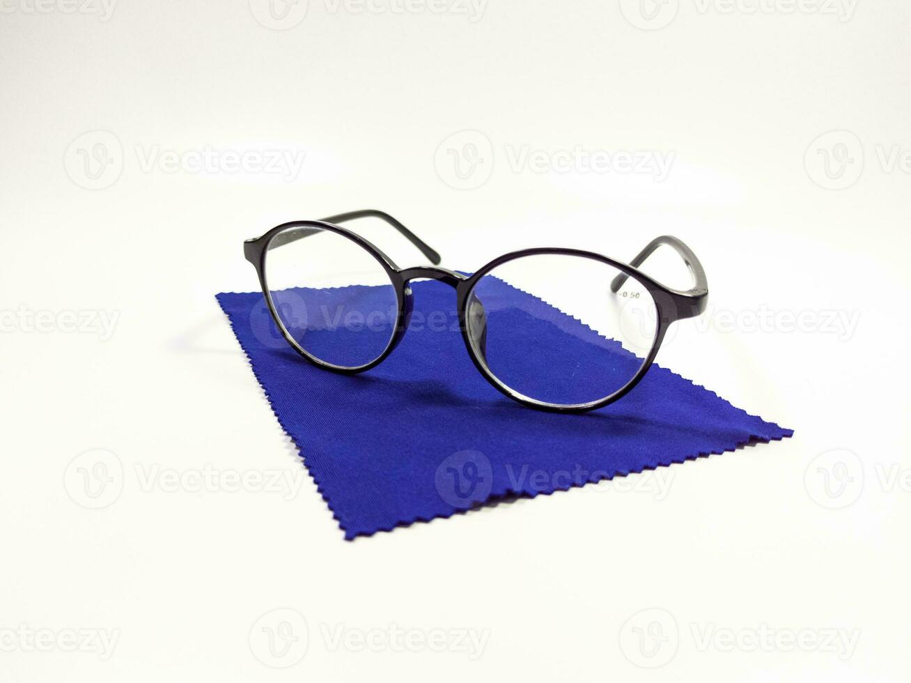 Free photo a front view modern sunglasses modern
