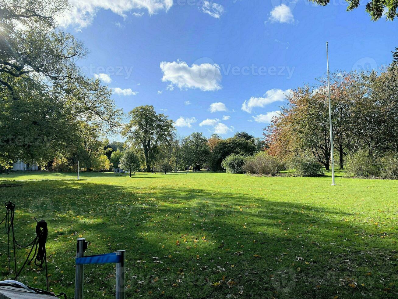 un ver de un parque en Londres demostración el otoño colores foto