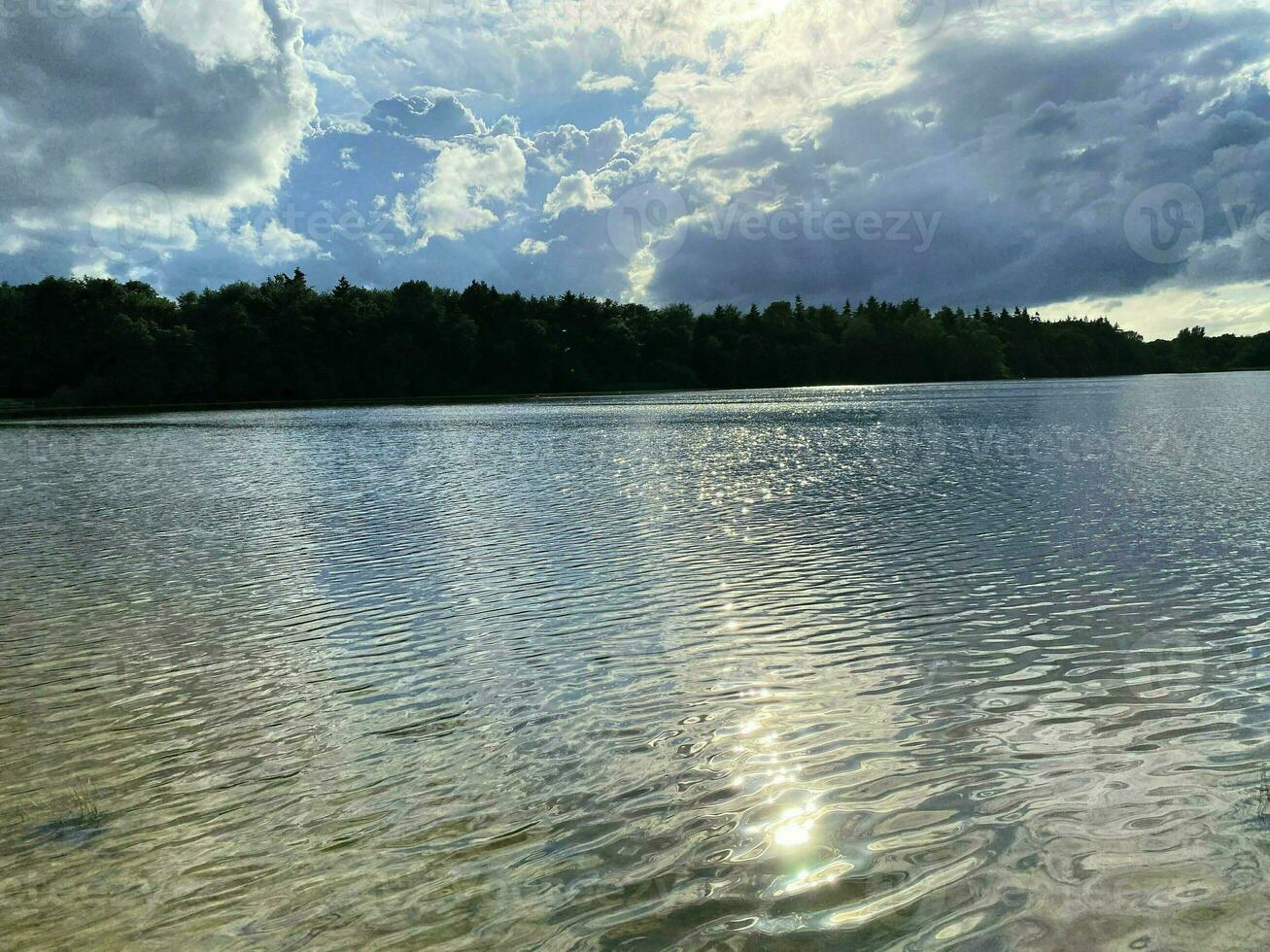 un ver de blake mero lago cerca ellesmere en Shropshire foto