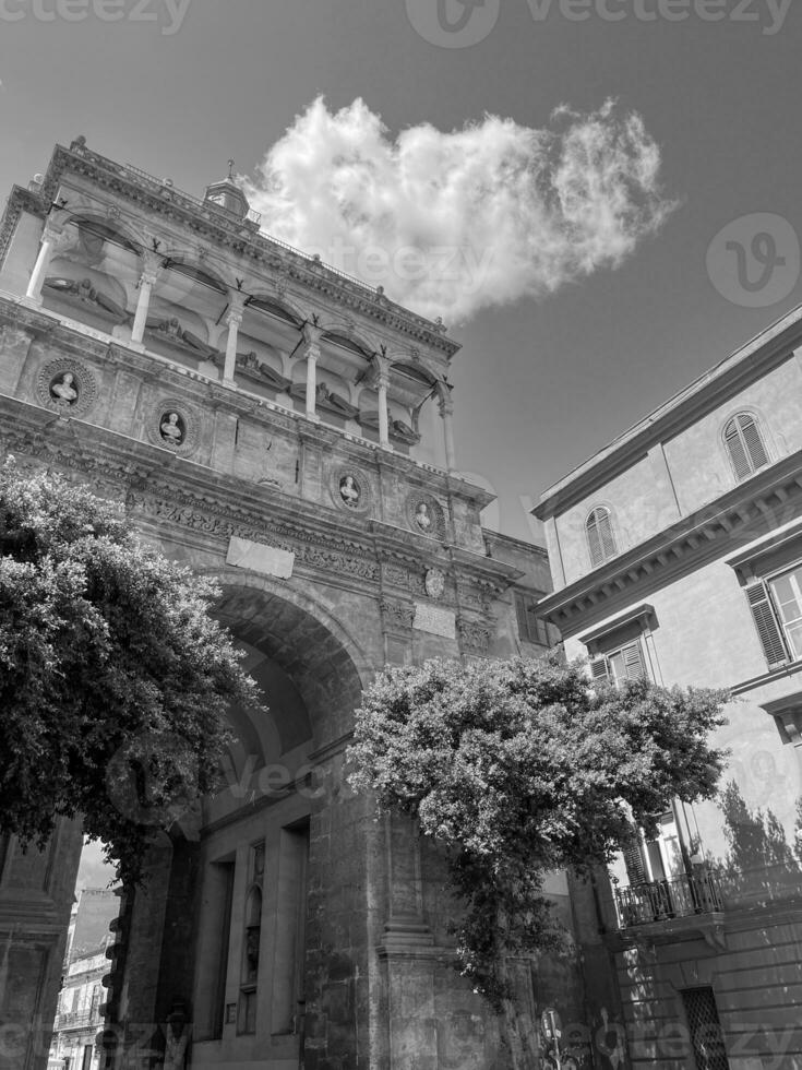 palermo en la isla de sicilia foto