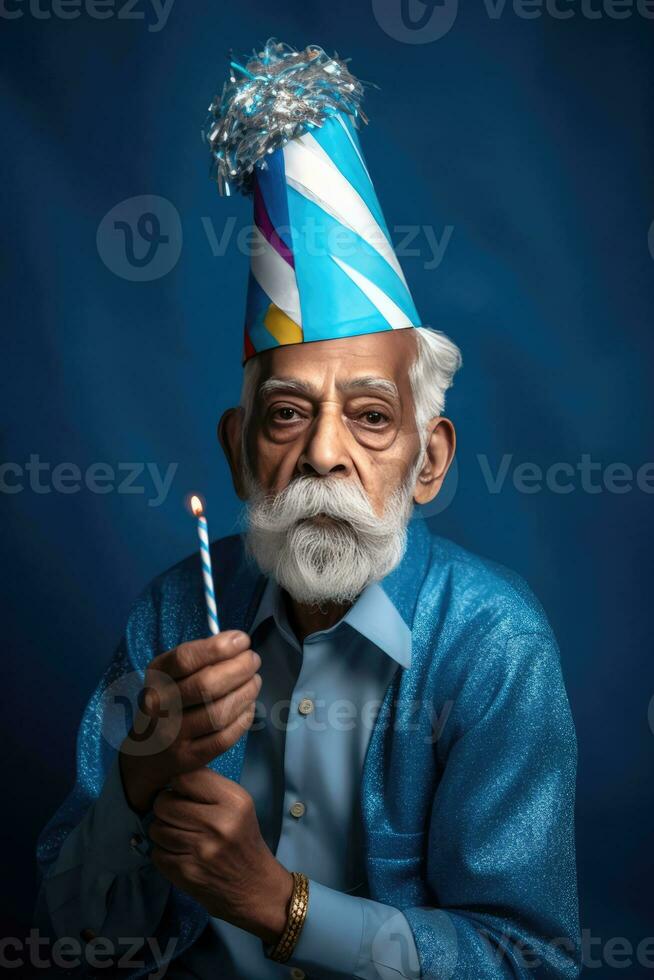 ai generado antiguo hombre celebrando cumpleaños con un pastel y un vela foto