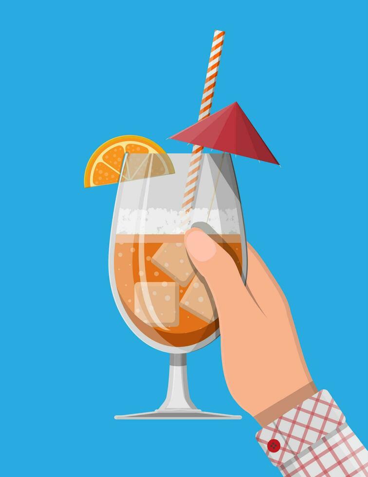 vaso de frío beber, alcohol cóctel en mano. naranja rebanada y sombrilla. limonada o Fruta jugo con hielo cubitos. refresco playa bebida con paja. vector ilustración en plano estilo