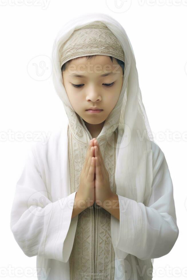 ai generado un joven musulmán chico Orando con blanco vestir y Pañuelo foto