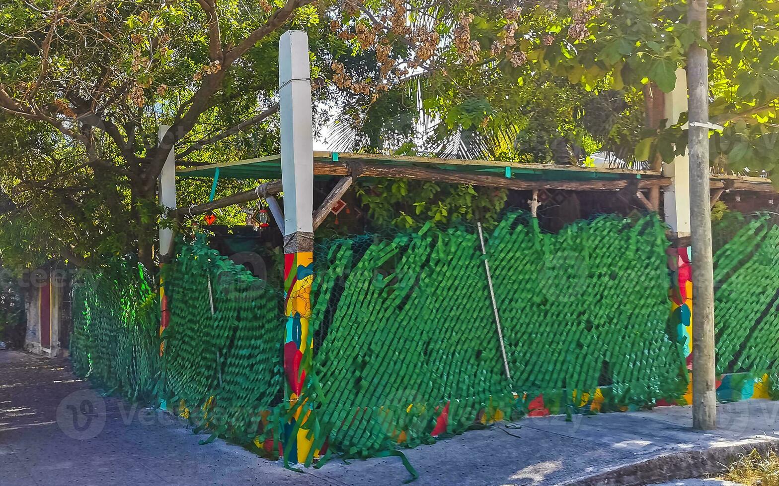 artístico paredes con pinturas y pintada playa del carmen México. foto