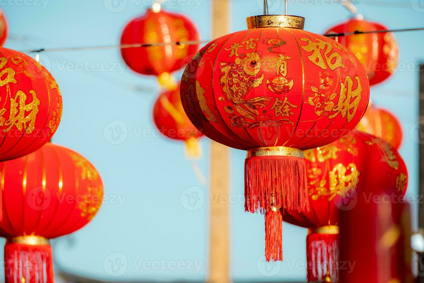 real increíble hermosa rojo chino linternas chino nuevo, año japonés asiático nuevo año rojo lamparas festival barrio chino chino tradicional linternas en celebracion en chino nuevo año foto